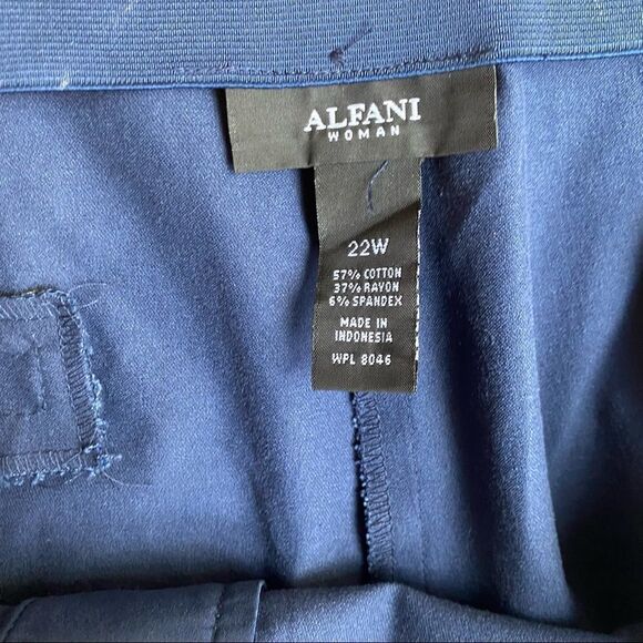 Alfani Woman Ankle Pants Comfort Waist Sz 22W NWT - Picture 8 of 8